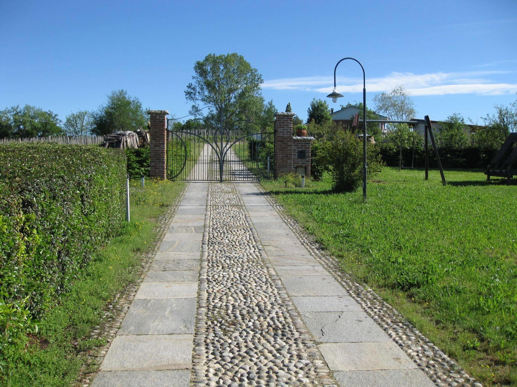 Agriturismo Cascina Ponchietta Monta ภายนอก รูปภาพ